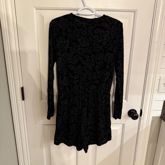 ANTHROPOLOGIE Saylor The Rebecca Black Velvet Floral Burnout Belted Romper 31861 - Picture 10 of 13